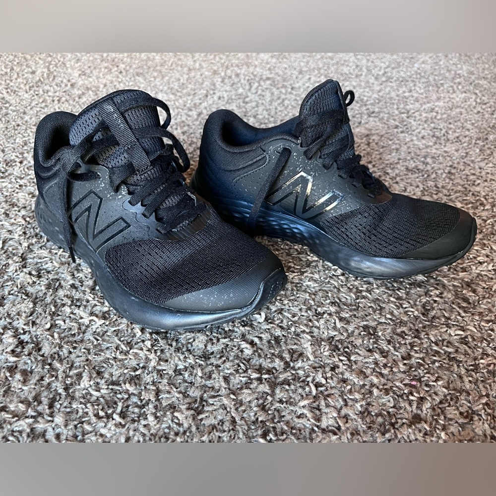 New Balance Comfort Insert Tennis Shoes